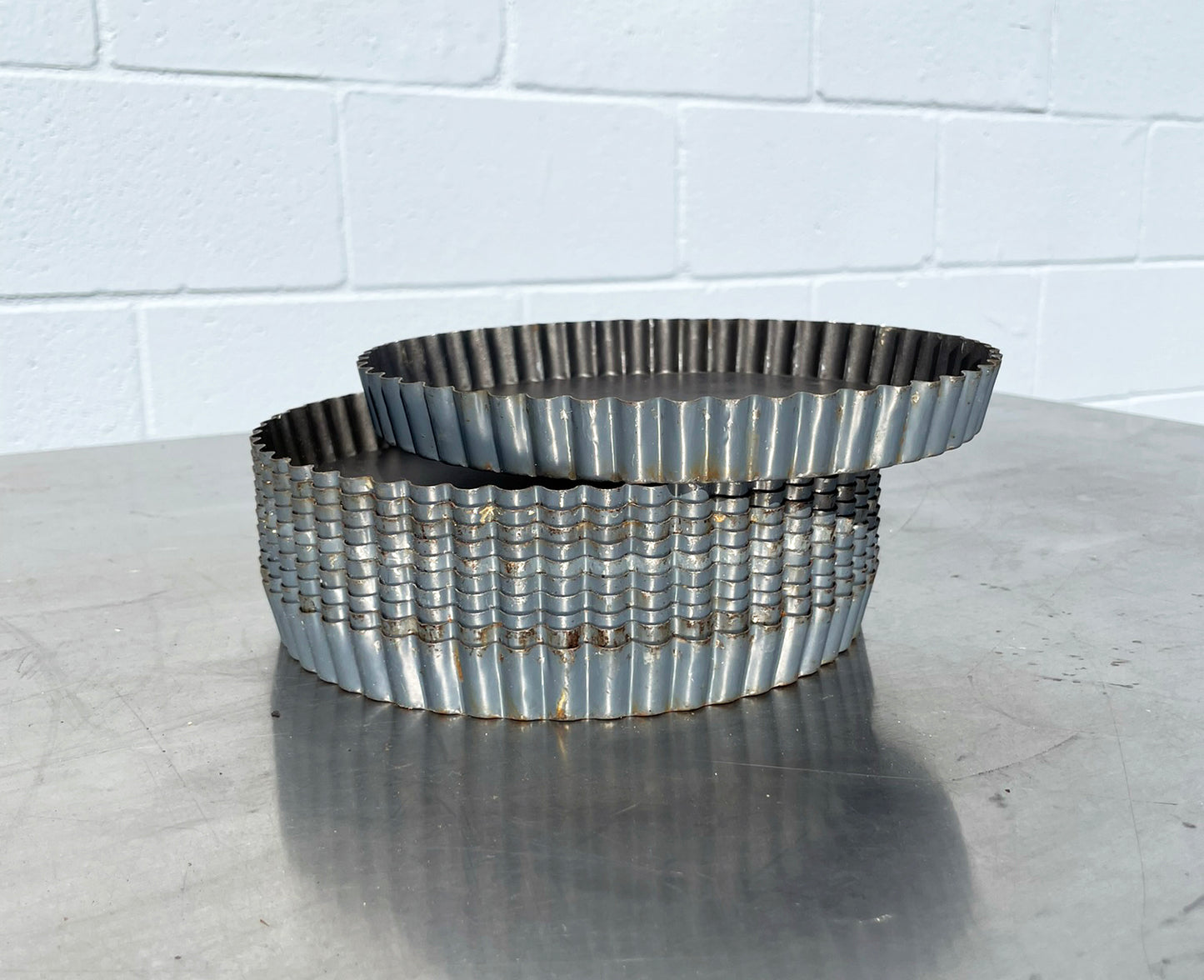 Lot Of (10) 7-1/2″ Removable Bottom Aluminum Fluted Tart Bakery Pastry Pans