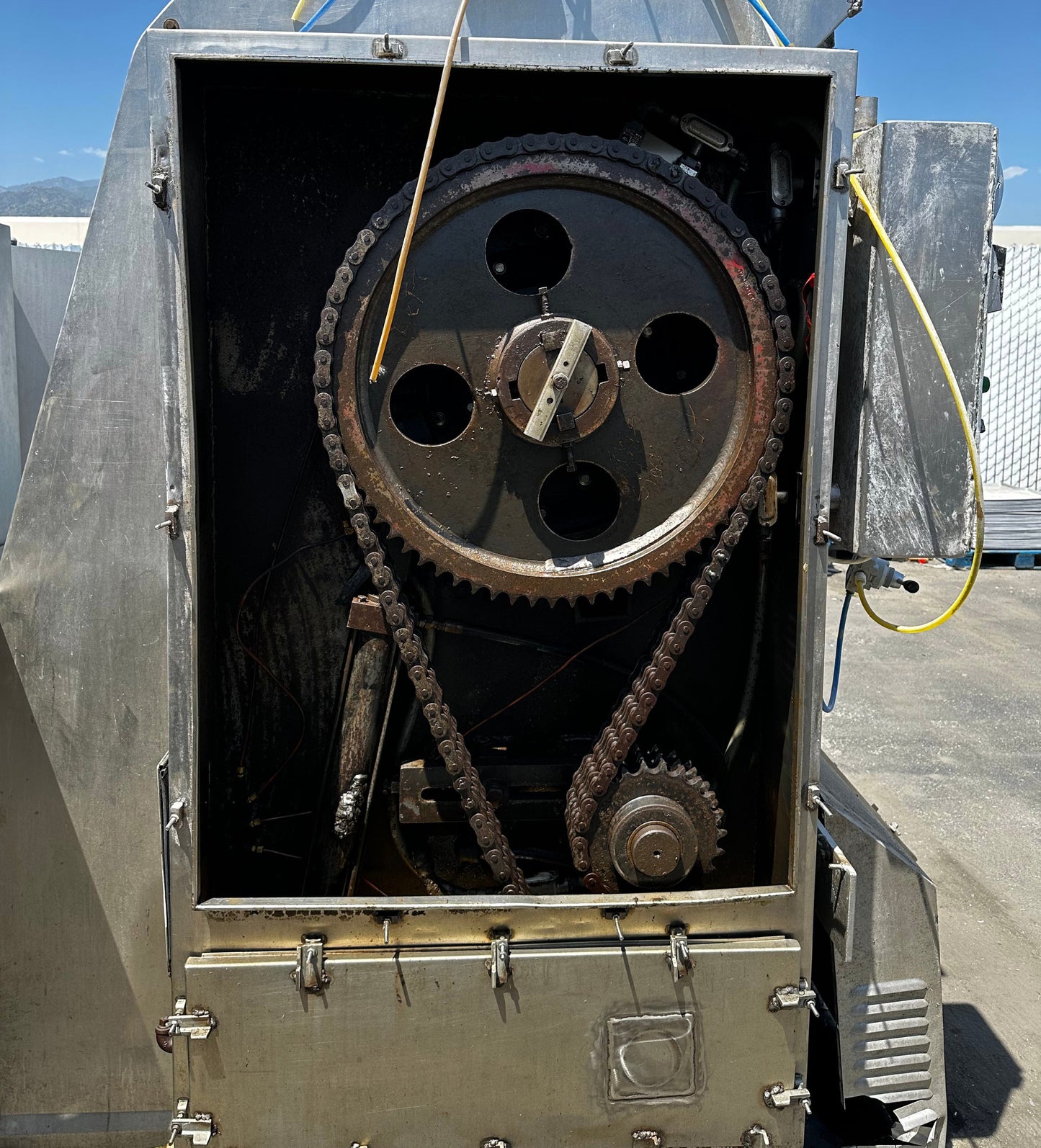 BEW 2,000lb Heavy-Duty Industrial Horizontal Commercial Bakery Dough Food Mixer