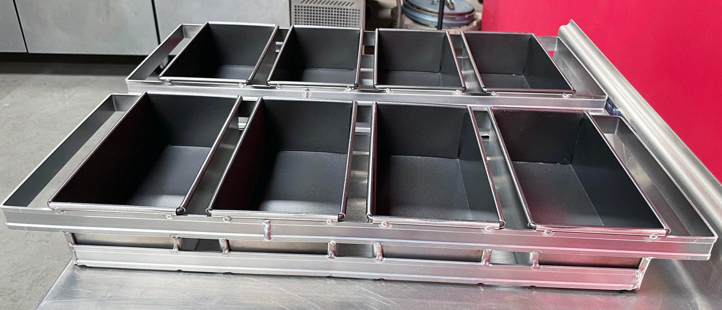 LOT OF 5 BRAND NEW 4-Strap Lightweight Bread Loaf Baking Pans