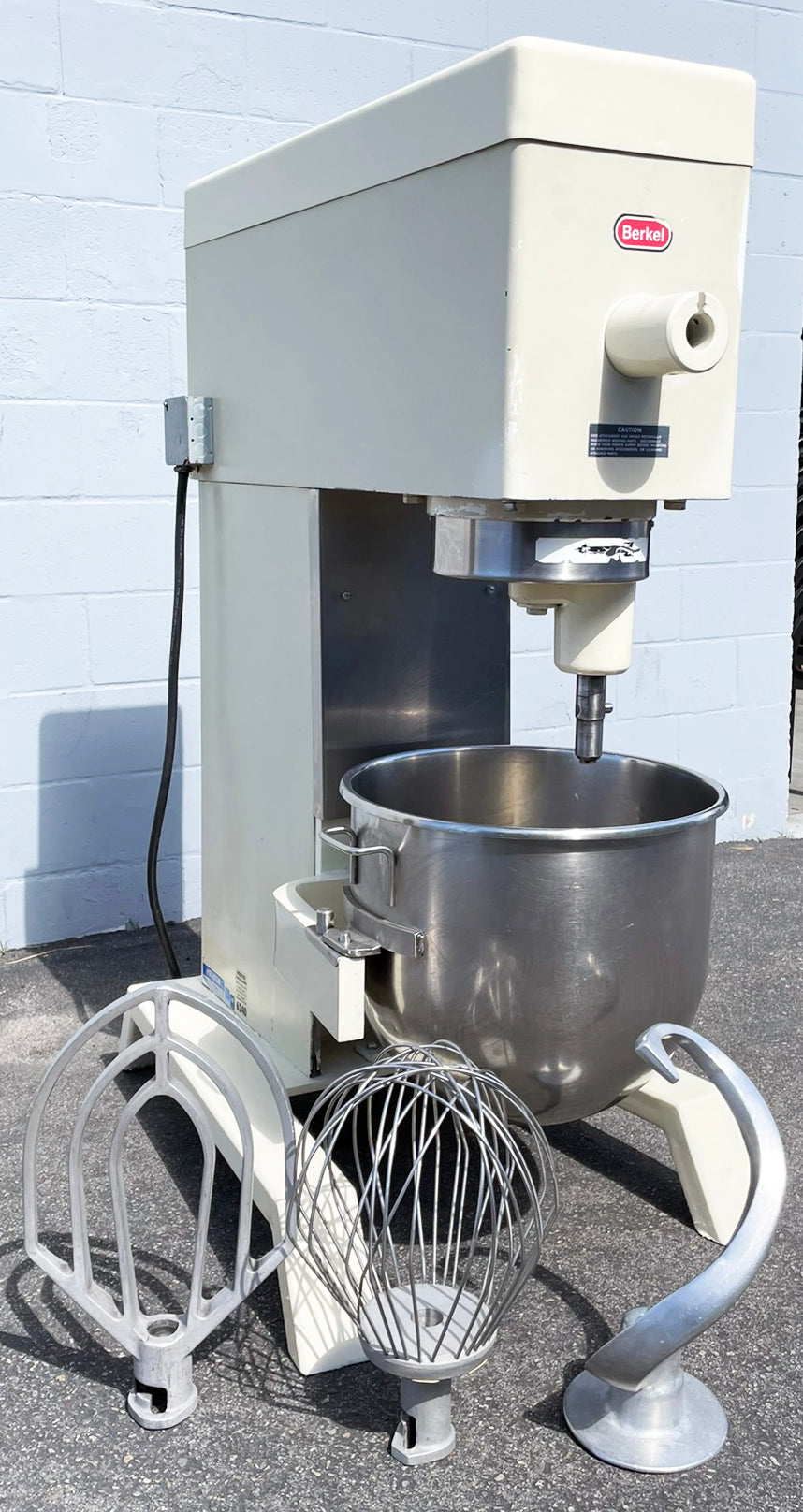 Blakeslee (DD-60) 60 Quart 4 Speed Heavy-Duty Industrial Bakery Dough Food Mixer