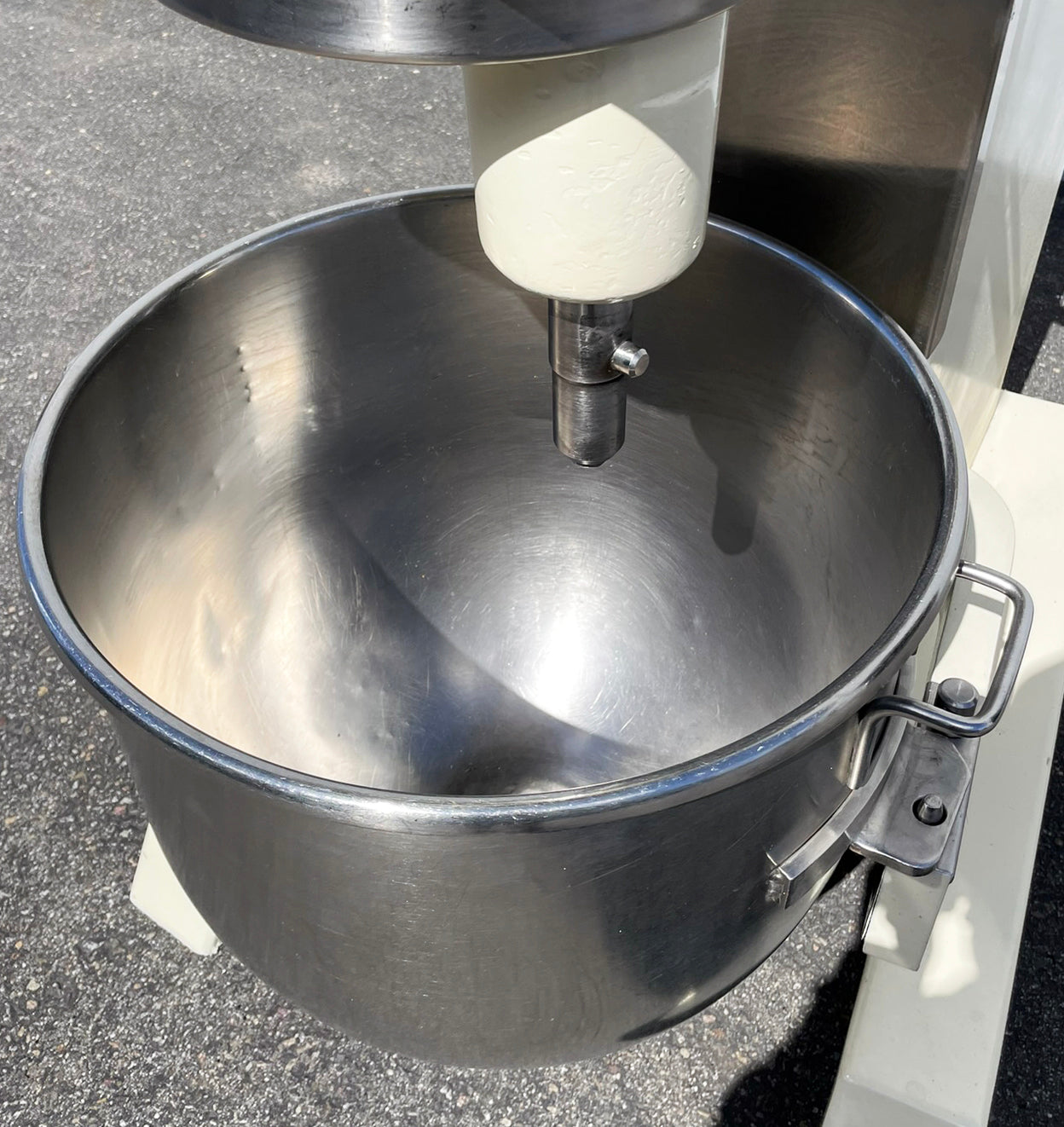 Blakeslee (DD-60) 60 Quart 4 Speed Heavy-Duty Industrial Bakery Dough Food Mixer