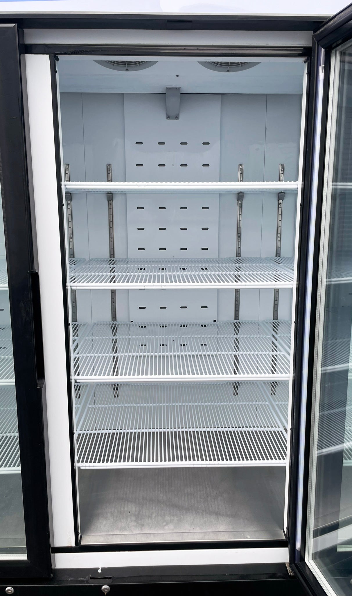 Blue Air (BKGF72-HC) 82″W 3-Door Reach-In Commercial Glass Merchandiser Freezer