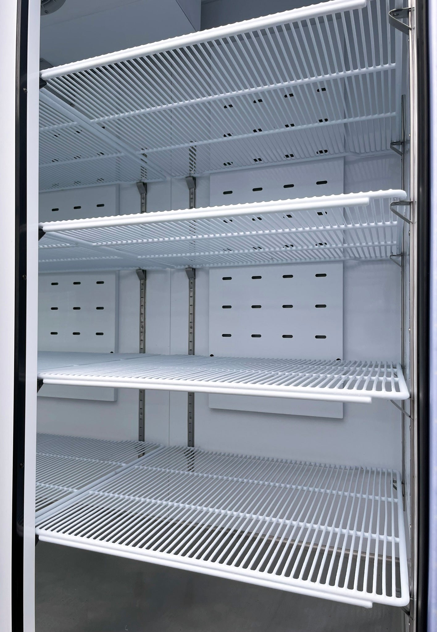 Blue Air (BKGF72-HC) 82″W 3-Door Reach-In Commercial Glass Merchandiser Freezer