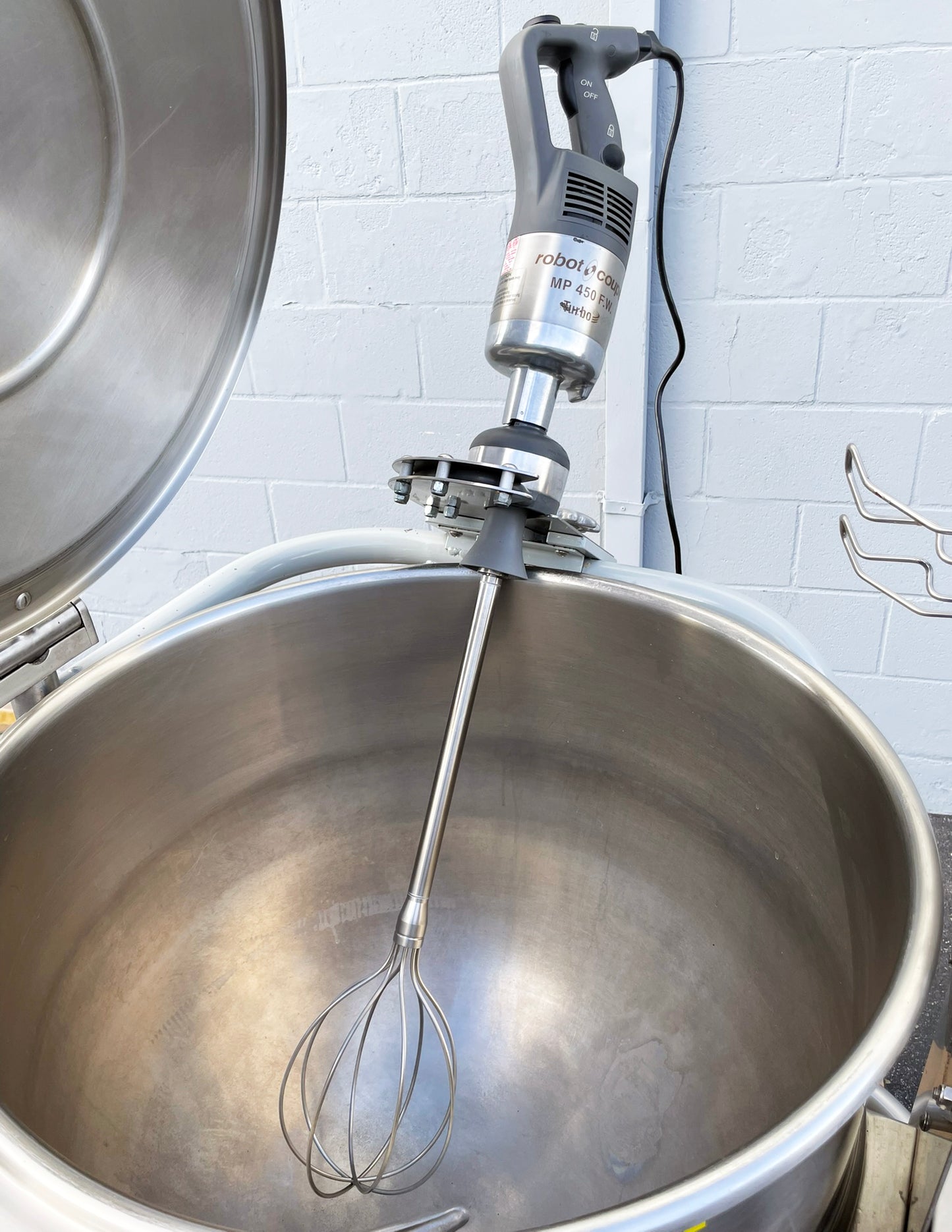 Cleveland KEL-40-T 40 Gallon 2/3 Steam Jacketed Electric Tilting Cooking Kettle WITH (2) Robot Coupe MP450 Immersion Blenders