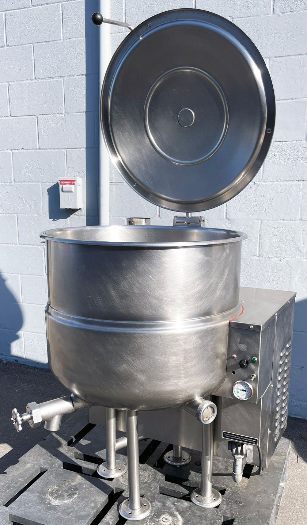 Cleveland (KGL-40) 40 Gallon 2/3 Steam Jacketed Commercial Gas Stationary Kettle