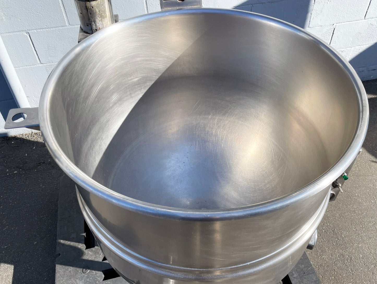 Cleveland (KGL-40) 40 Gallon 2/3 Steam Jacketed Commercial Gas Stationary Kettle
