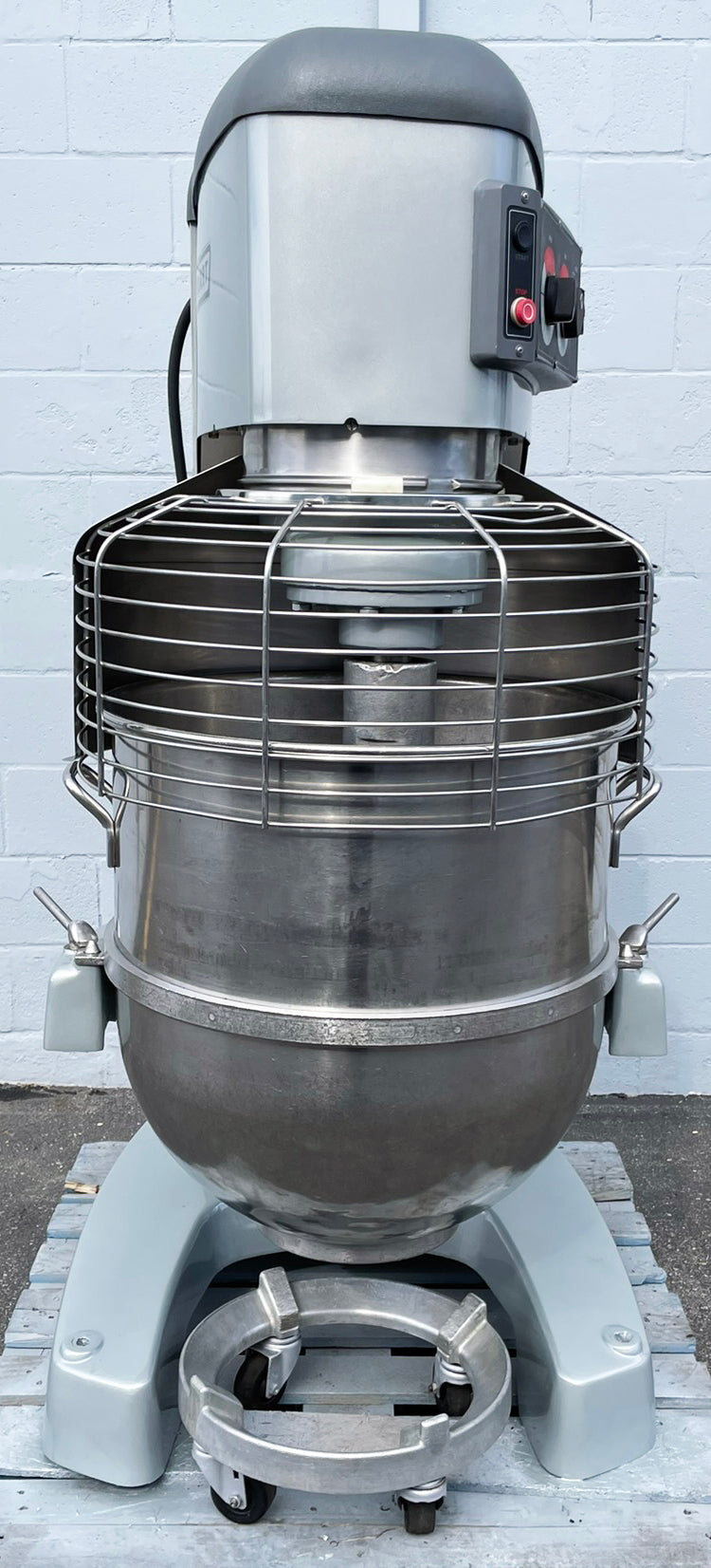 Hobart (HL1400N) 140 Quart 4 Speed Industrial Bakery Restaurant Dough Food Mixer