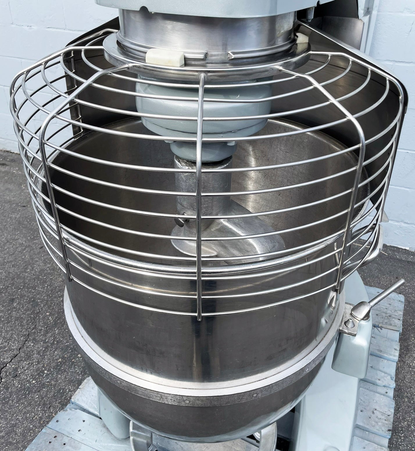 Hobart (HL1400N) 140 Quart 4 Speed Industrial Bakery Restaurant Dough Food Mixer