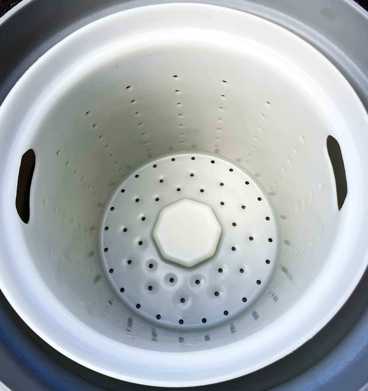 Hobart (SDPE) 20 Gallon Polyethylene Industrial Salad Lettuce Spinner Dryer