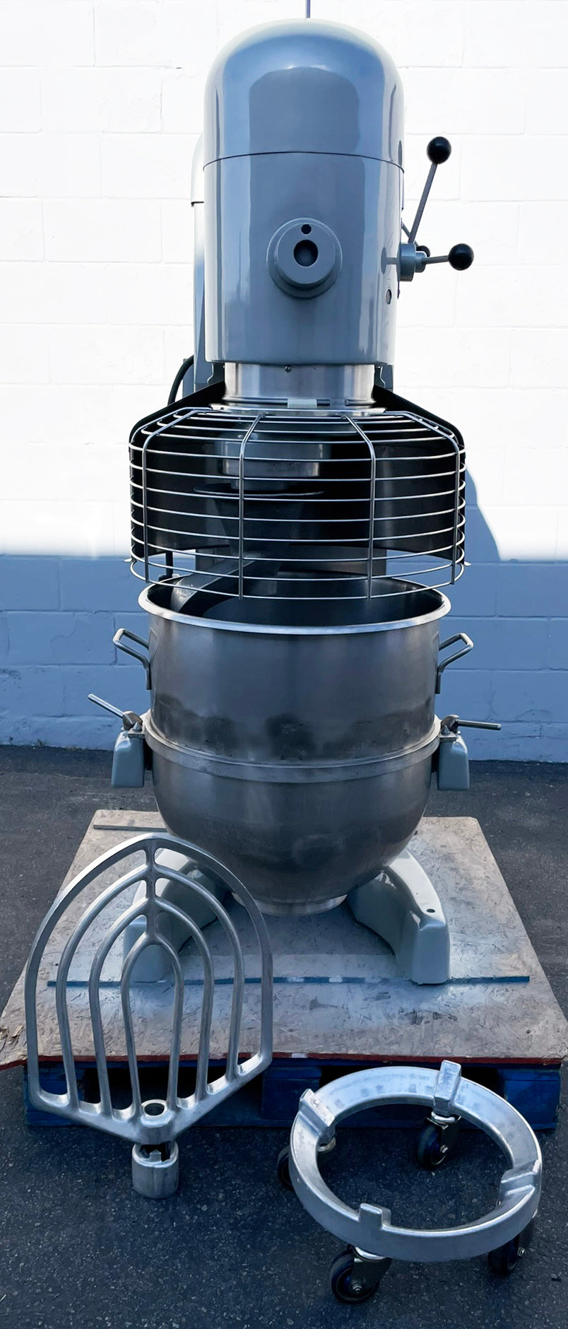 Hobart (V-1401) 140 Quart 4 Speed Industrial Bakery Dough Food Commercial Mixer