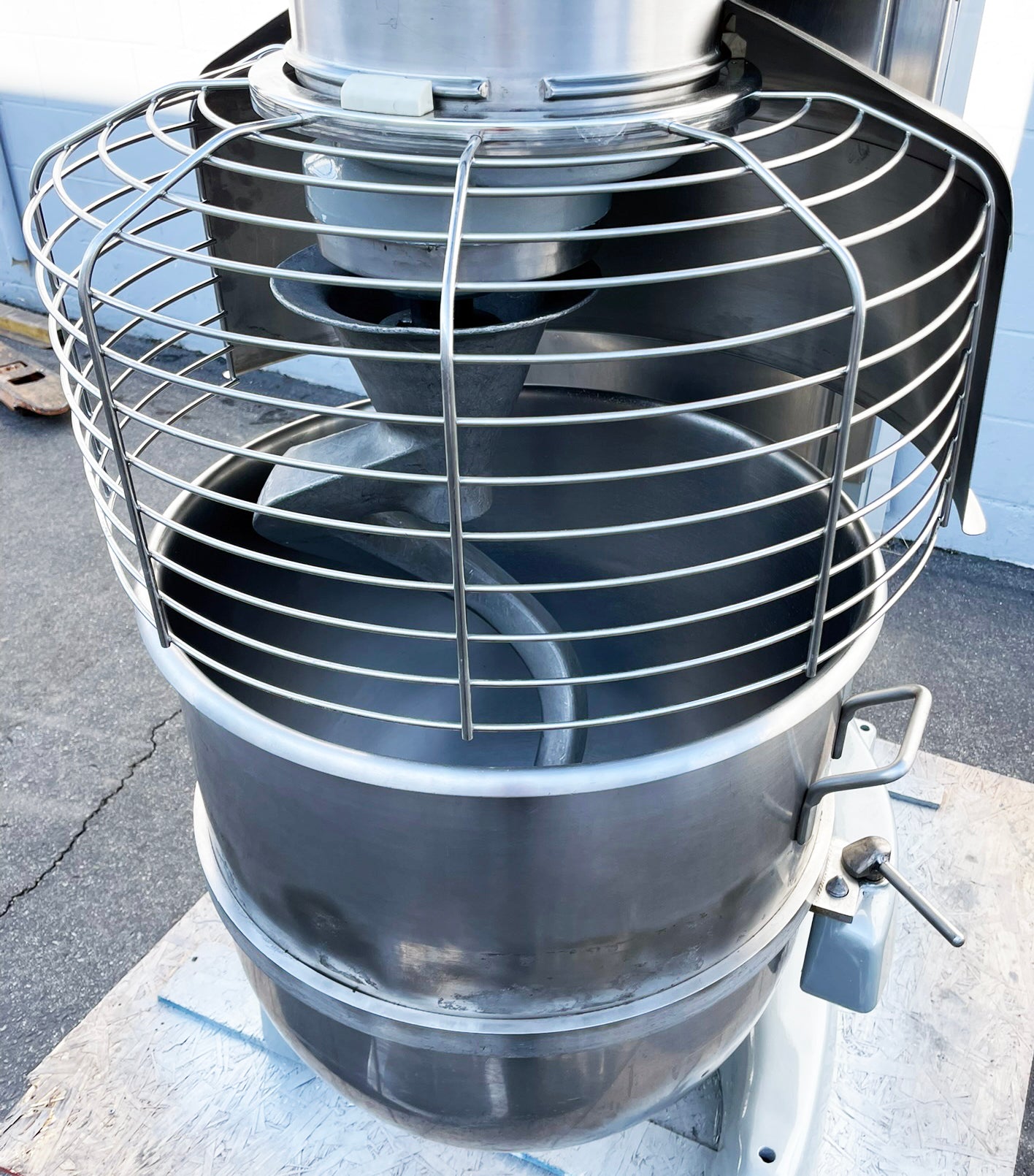 Hobart (V-1401) 140 Quart 4 Speed Industrial Bakery Dough Food Commercial Mixer
