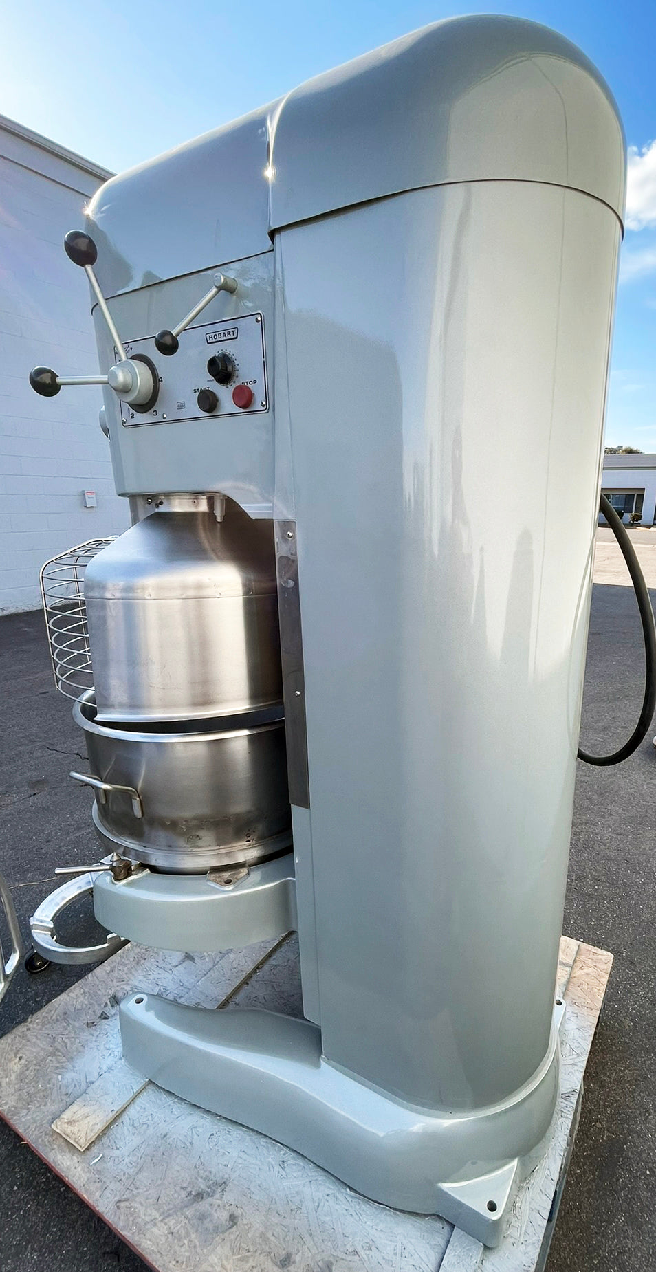 Hobart (V-1401) 140 Quart 4 Speed Industrial Bakery Dough Food Commercial Mixer