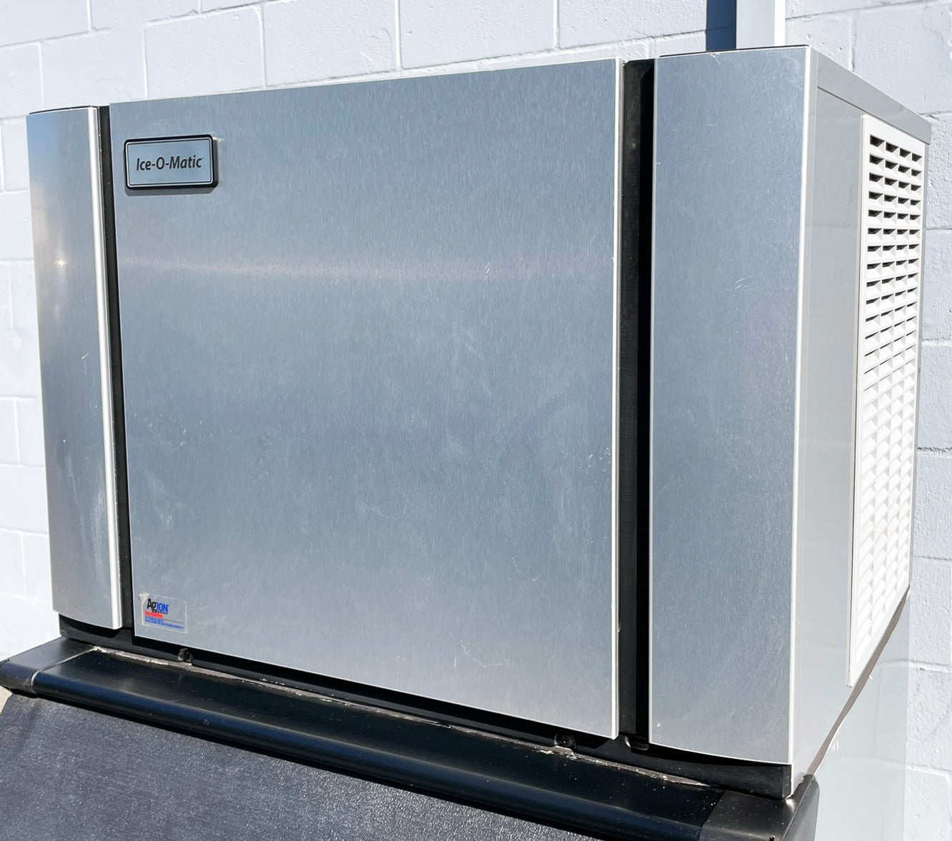Ice-O-Matic (CIM0430HA) 435lb. Air-Cooled Half-Dice Commercial Ice Maker Machine With B40PSB 344lb. Storage Bin