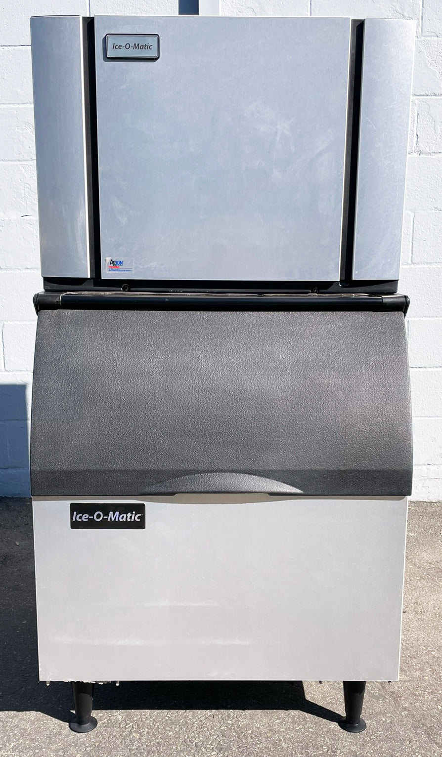 Ice-O-Matic (CIM0430HA) 435lb. Air-Cooled Half-Dice Commercial Ice Maker Machine With B40PSB 344lb. Storage Bin