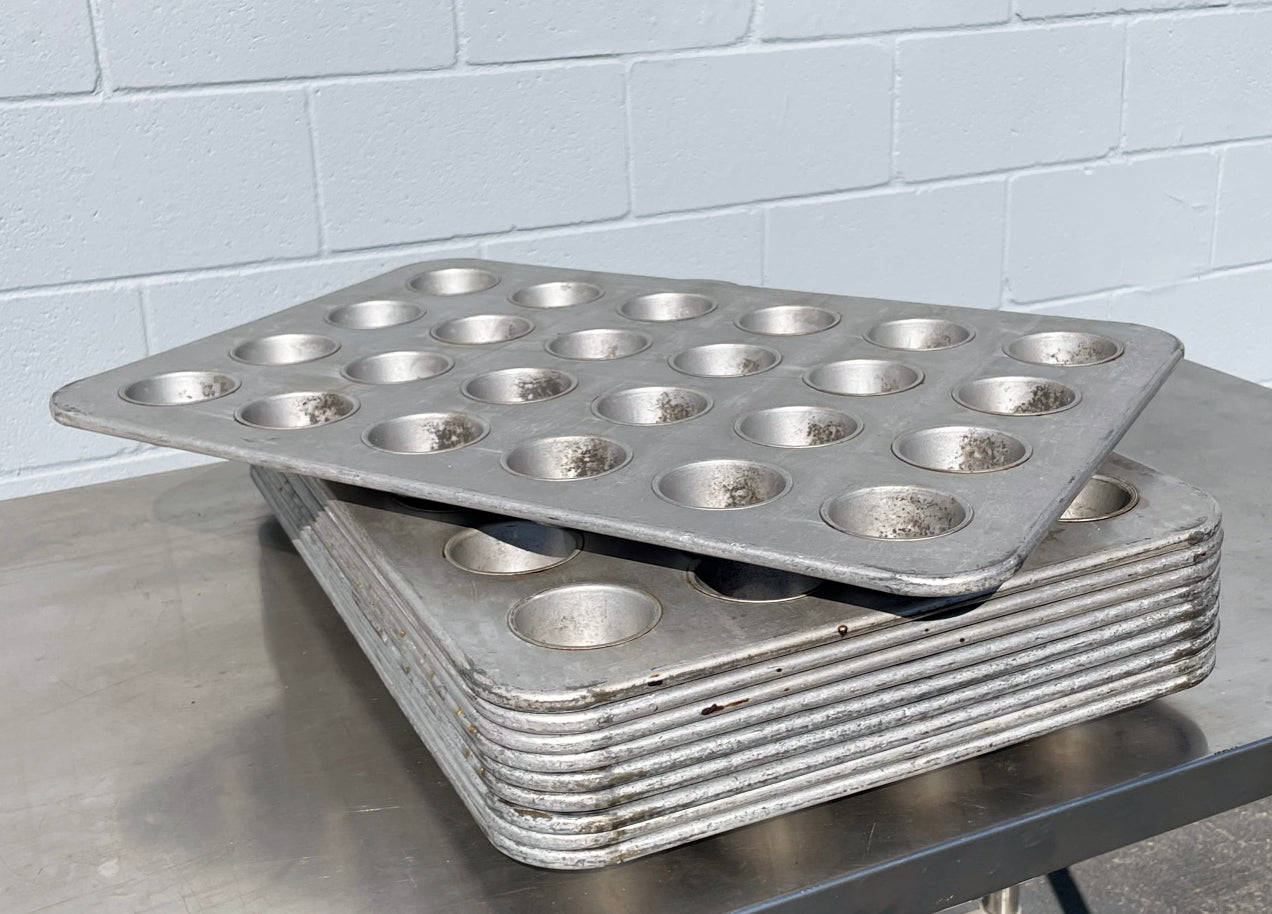 Lot Of 10 Chicago Metallic (45605) 24-Cup Glazed Bakery Muffin Cupcake Pans