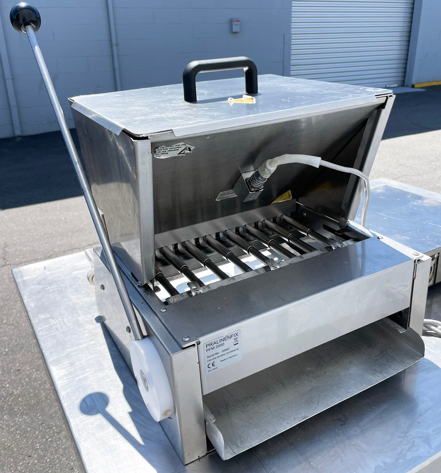 Pralinenfix (PFM2000) 8-Piston 3.2 Gallon Heated Bakery Confectionary Depositor