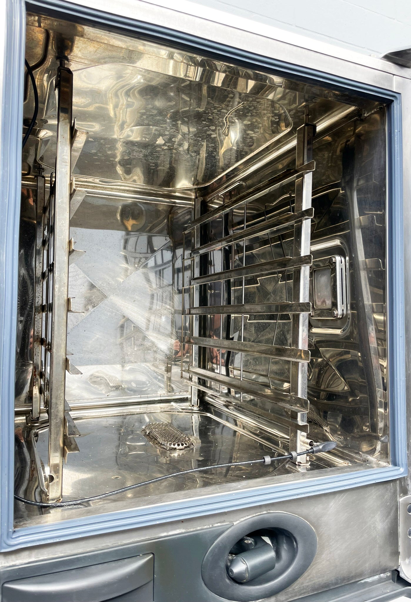 Rational (SCC 61) Half-Size Touchscreen Electric Bakery Restaurant Combi Oven