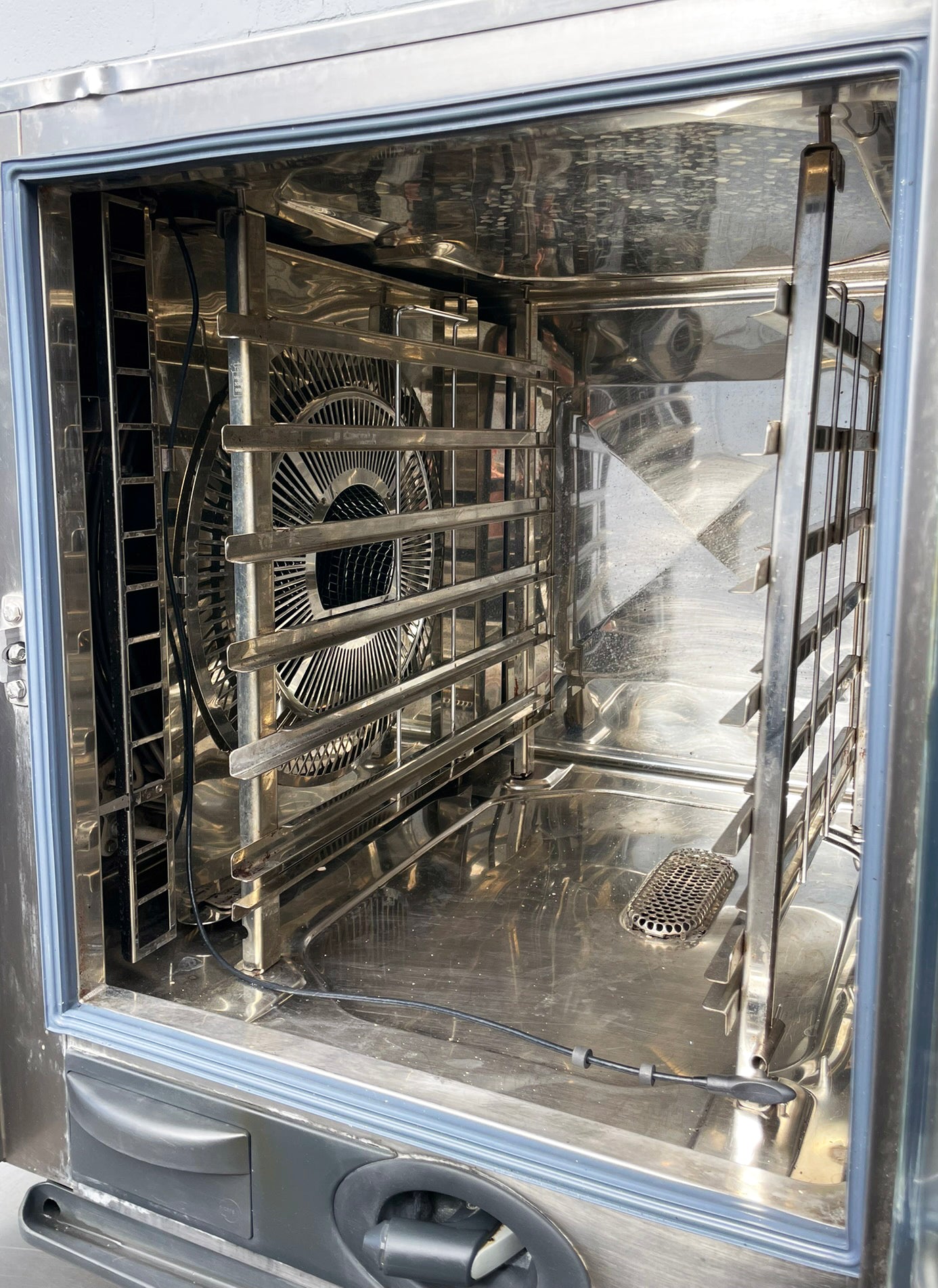 Rational (SCC 61) Half-Size Touchscreen Electric Bakery Restaurant Combi Oven