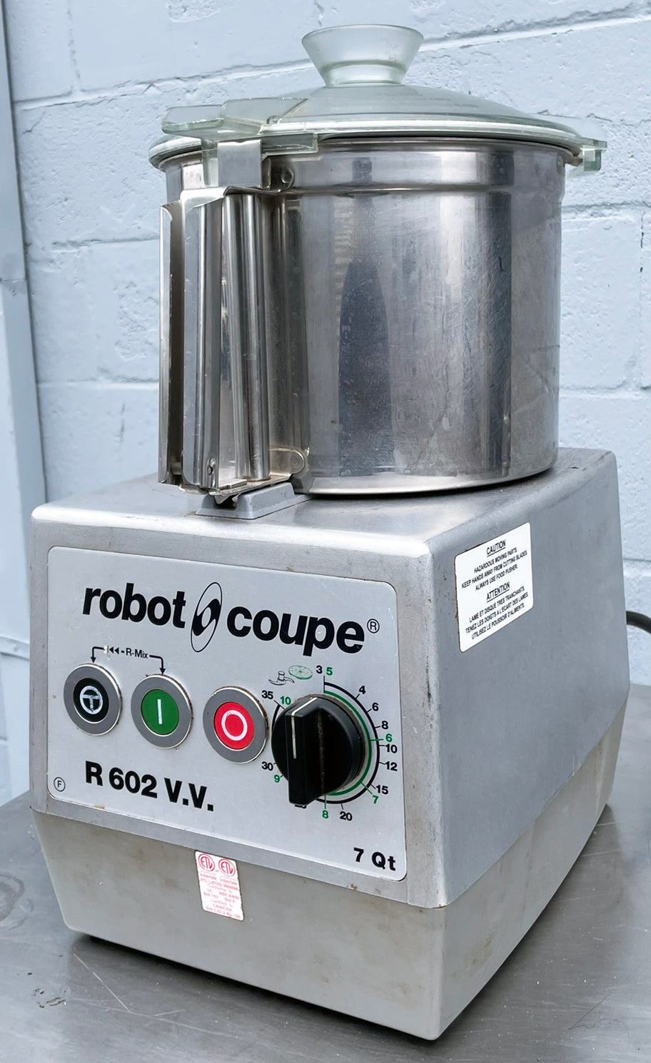 Robot Coupe (R602VVF) 7QT Variable Speed Continuous Feed Food Processor Mixe