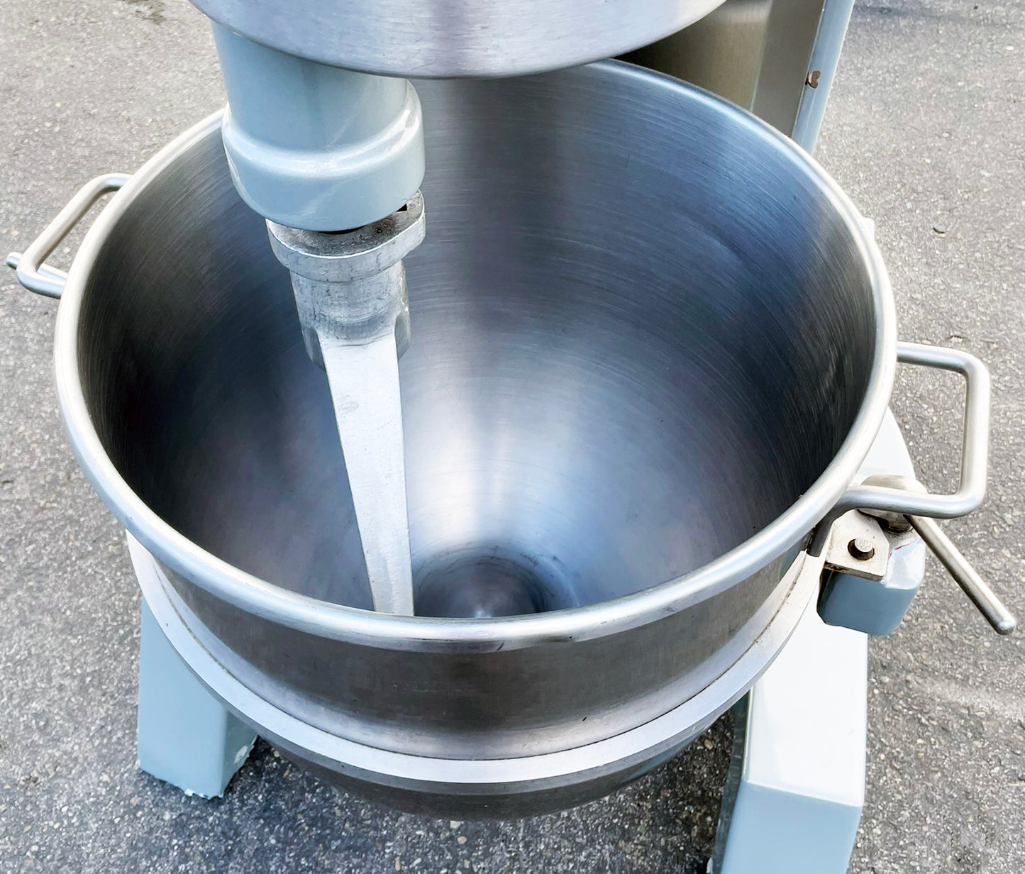 Hobart (H-600T) 60 Quart 4 Speed Bakery Restaurant Commercial Dough Food Mixer