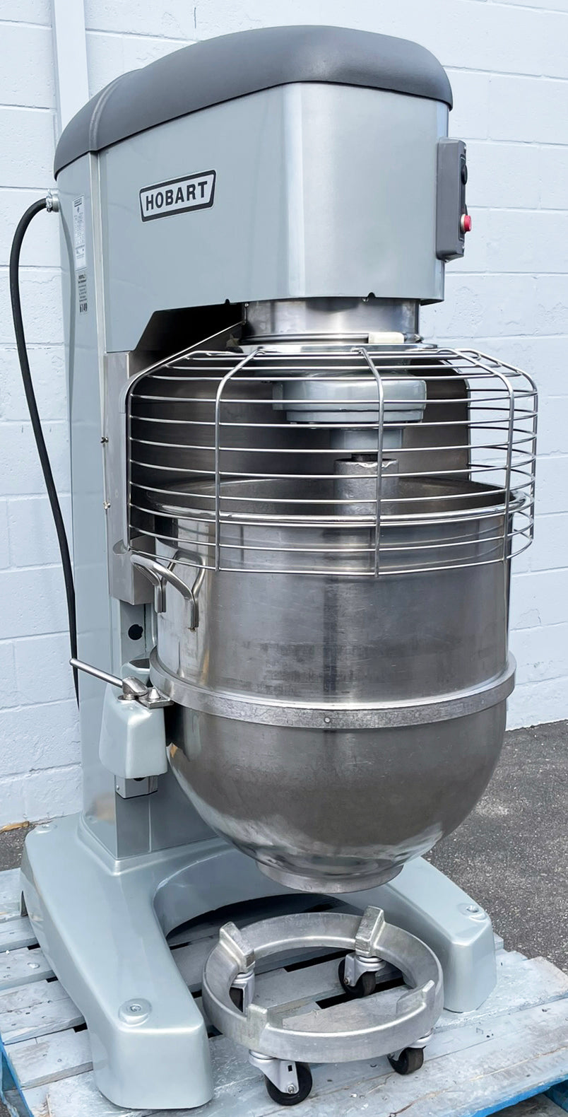 Hobart (HL1400N) 140 Quart 4 Speed Industrial Bakery Restaurant Dough Food Mixer