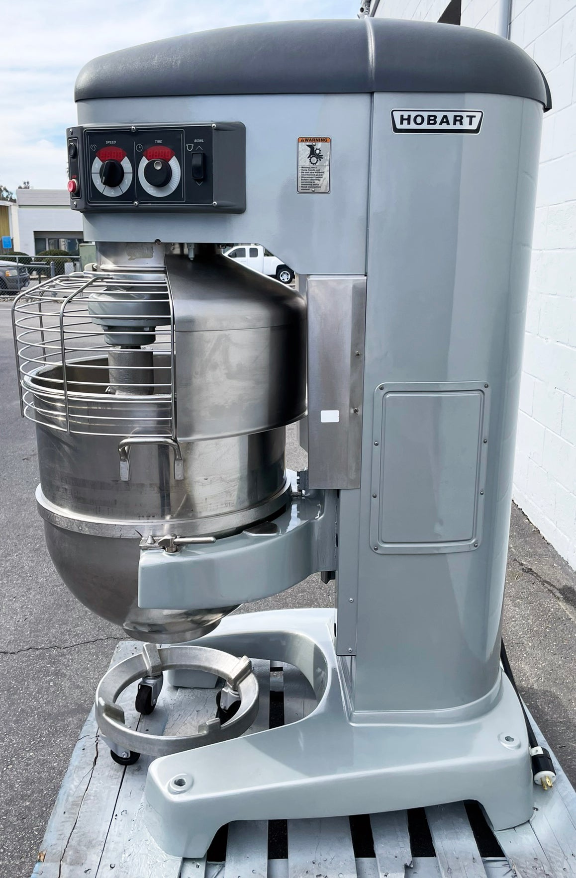Hobart (HL1400N) 140 Quart 4 Speed Industrial Bakery Restaurant Dough Food Mixer