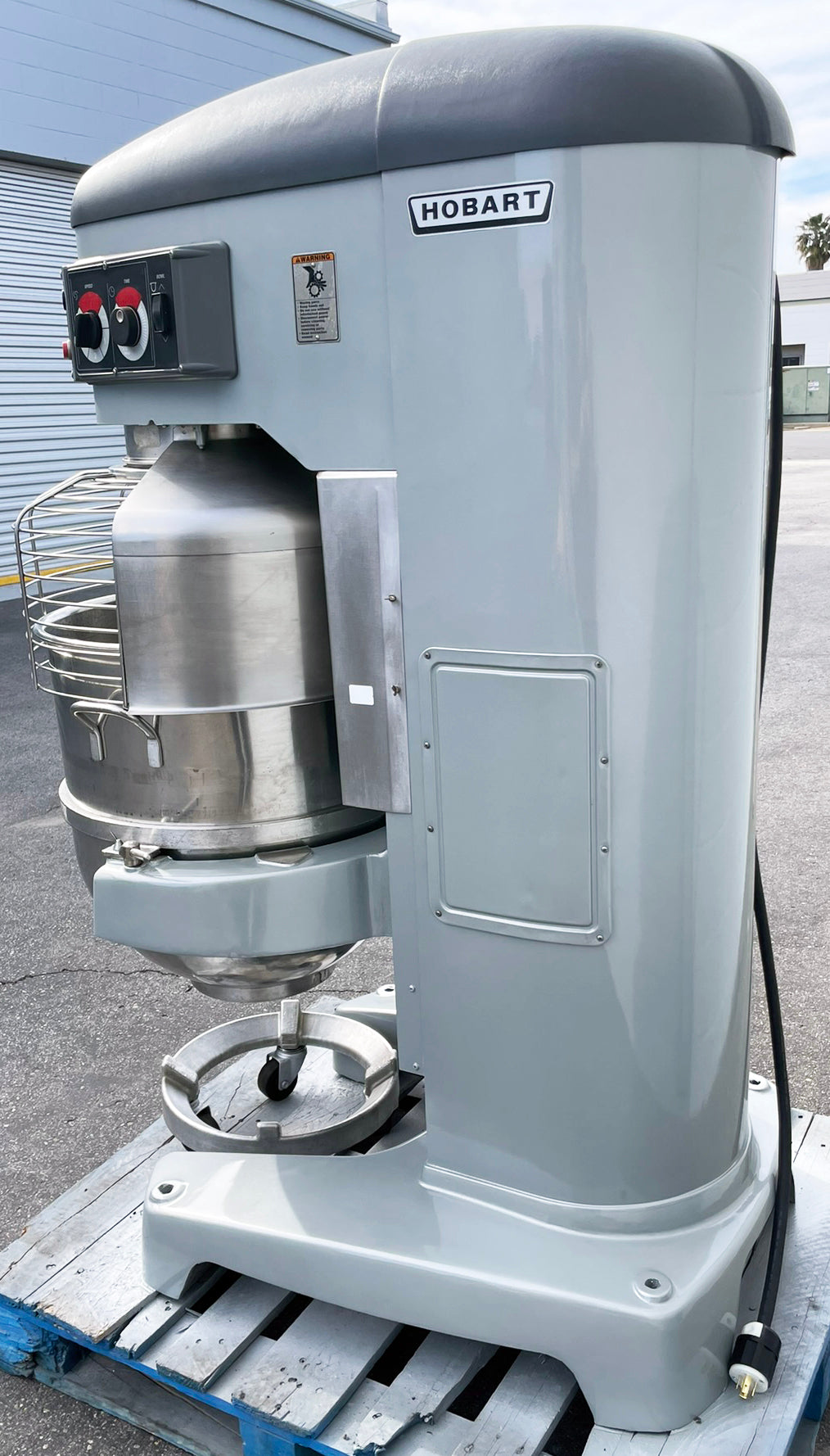 Hobart (HL1400N) 140 Quart 4 Speed Industrial Bakery Restaurant Dough Food Mixer