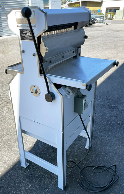 Oliver (777) 1/2″ Slicing Commercial Variety Bakery Kitchen Bread Loaf Slicer