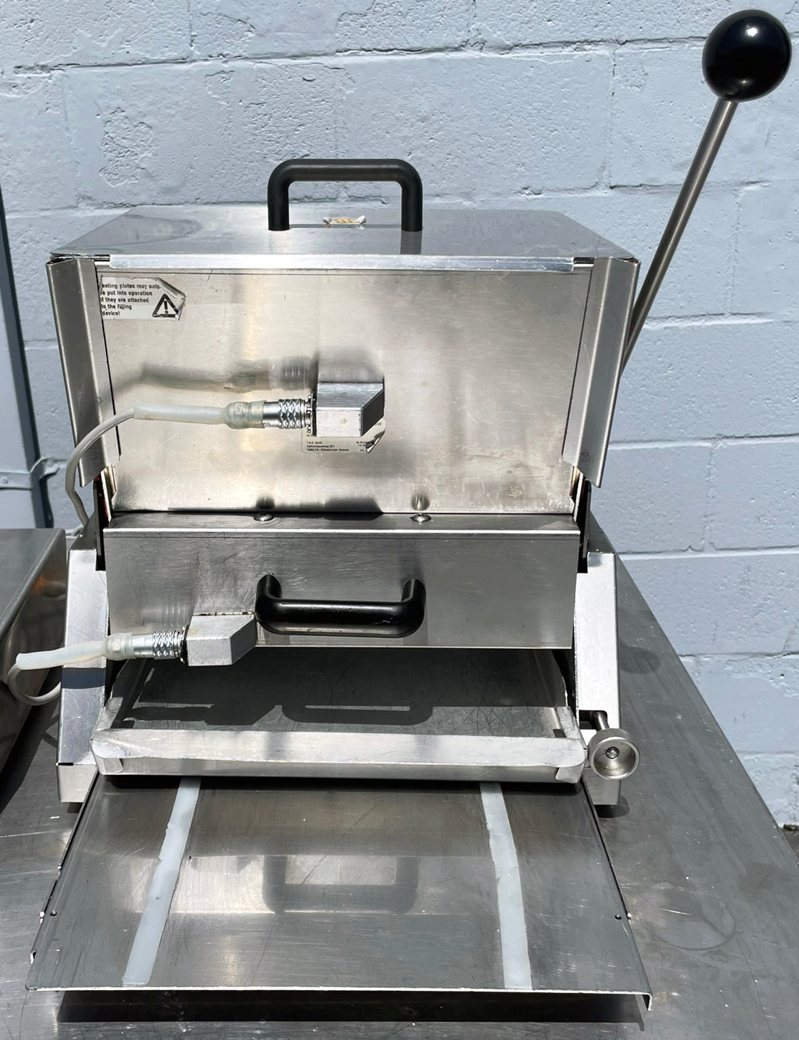 Pralinenfix (PFM2000) 8-Piston 3.2 Gallon Heated Bakery Confectionary Depositor